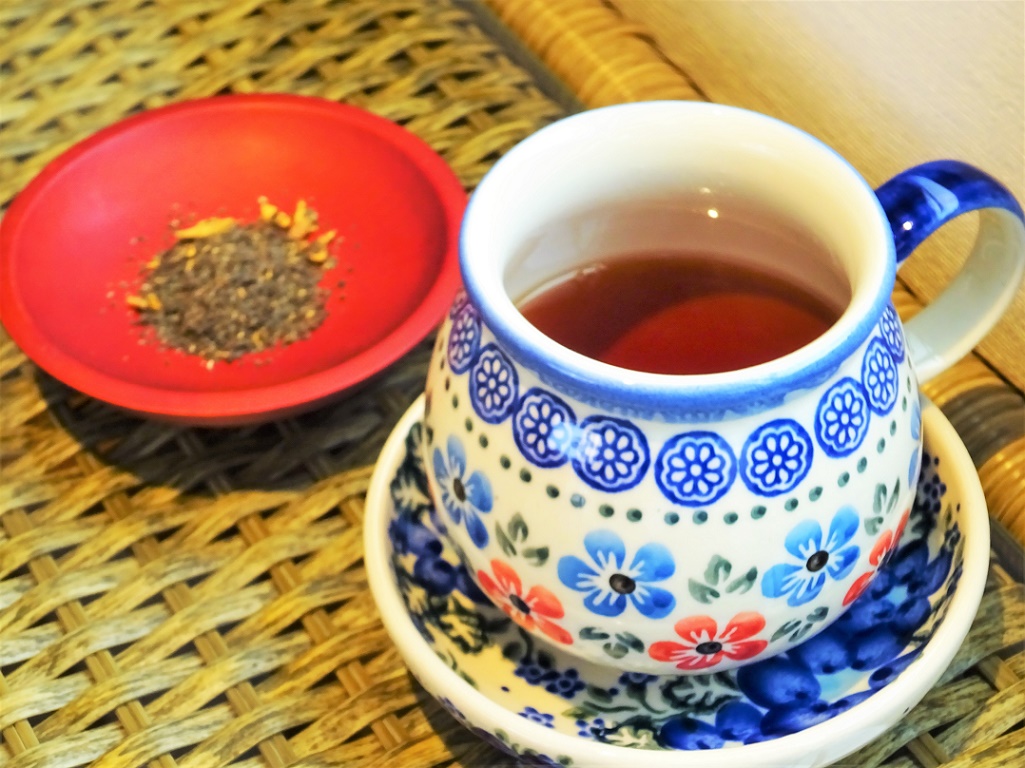 四季の蜂蜜紅茶（青森産蜜林檎） ※茶葉はイメージ