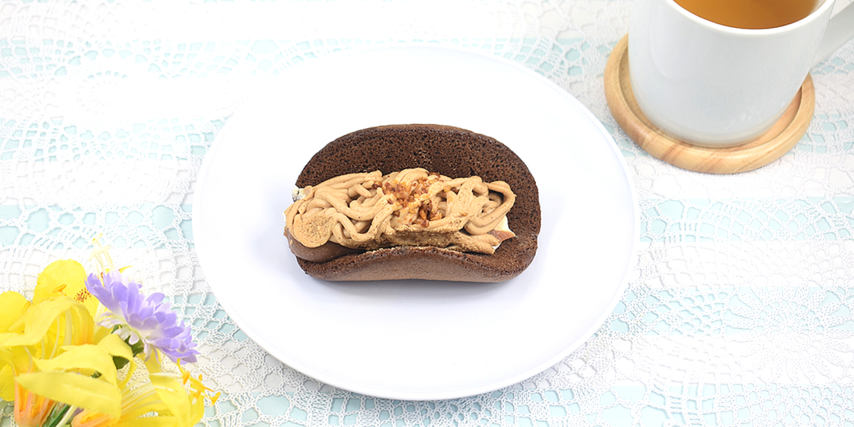 ファミリーマート、ふわふわケーキオムレット モンブラン