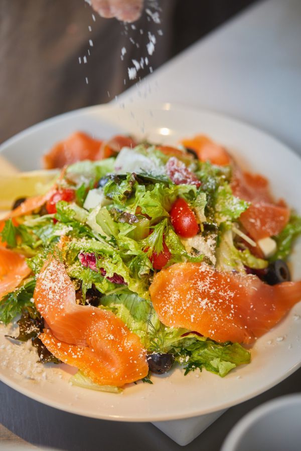 スモークサーモンのサラダ 1200円