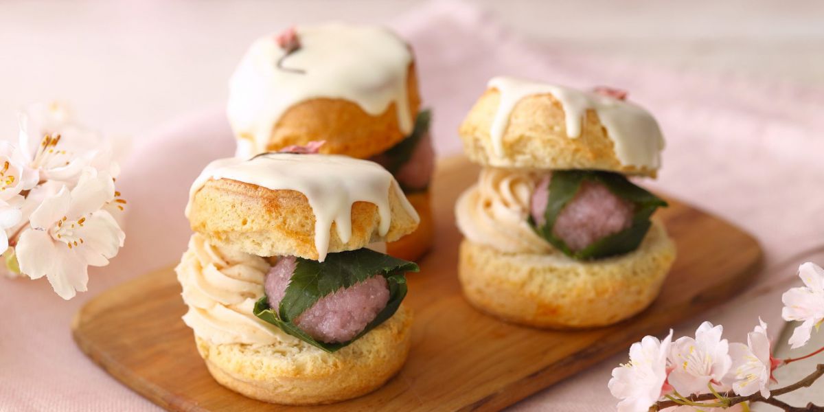 まるでお花見気分！「BAKERS goona BAKE」から桜餅のスコーンサンドと期間限定イチゴドリンクが登場
