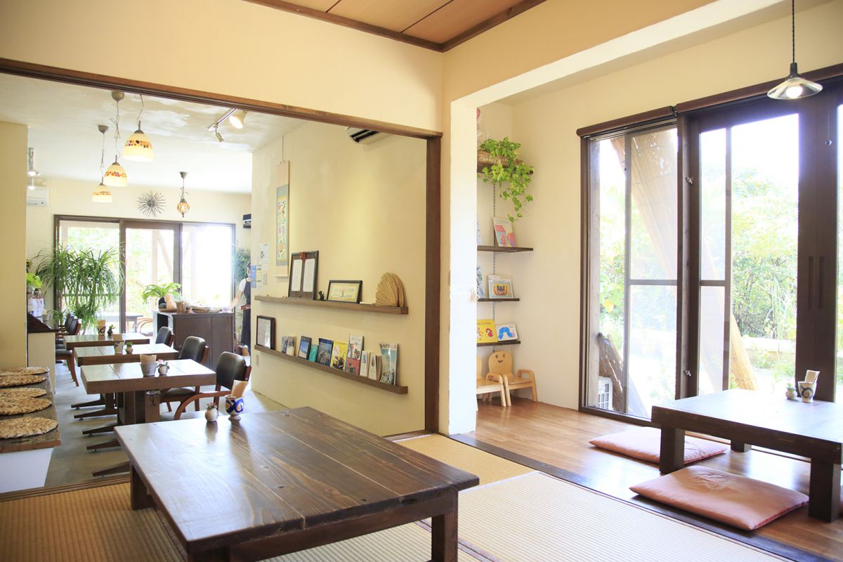 子ども連れにうれしい座敷席を用意