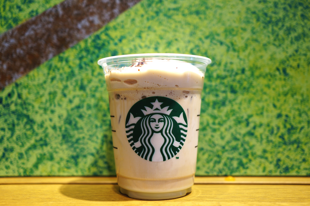 「ふわふわ ムース コーヒー GYU‐NEW」Short 501円／Tall 540円／Grande 579円／ Venti® 618円（持ち帰り）、Short 510円／Tall 550円／Grande 590円／Venti® 630円（店内利用）※一部店舗では「コールドブリュー コーヒー」ではなく「アイス コーヒー」を使用して作成。※スターバックス ミルク（加工乳）を使用。