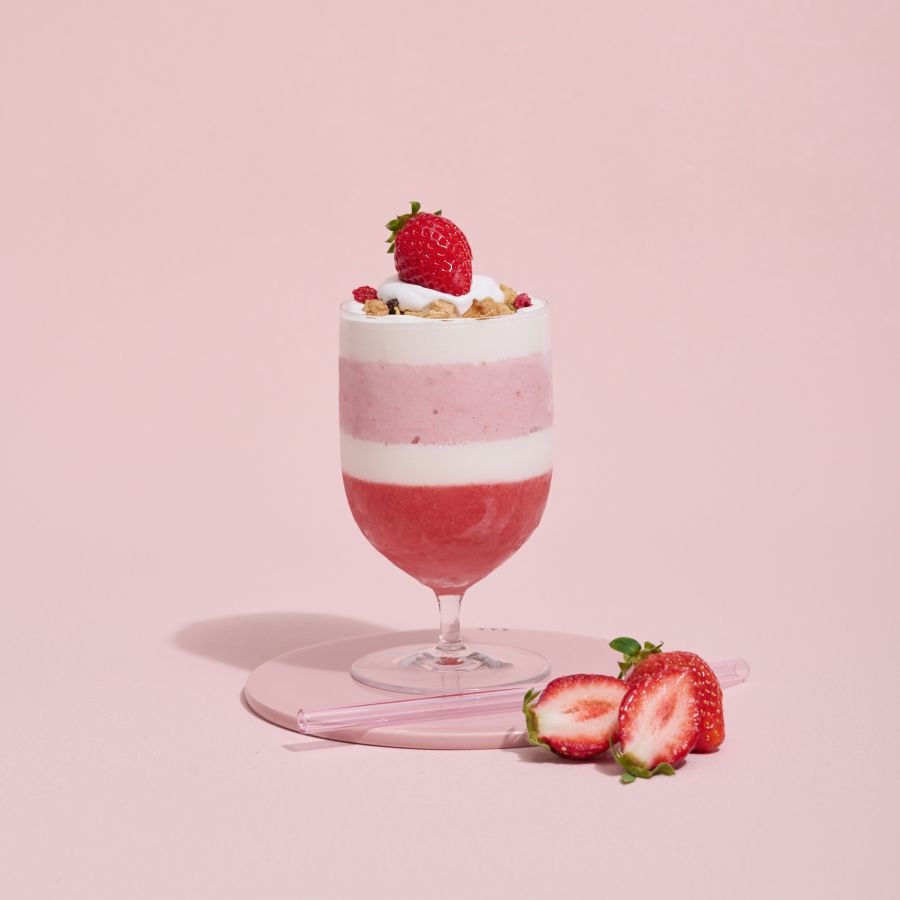 「あまおう苺のスムージーボンボン」イートイン 980円／テイクアウト 970円