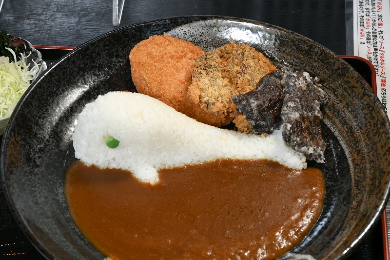 乗せ・乗せ・乗せ！ カレーライス1500円