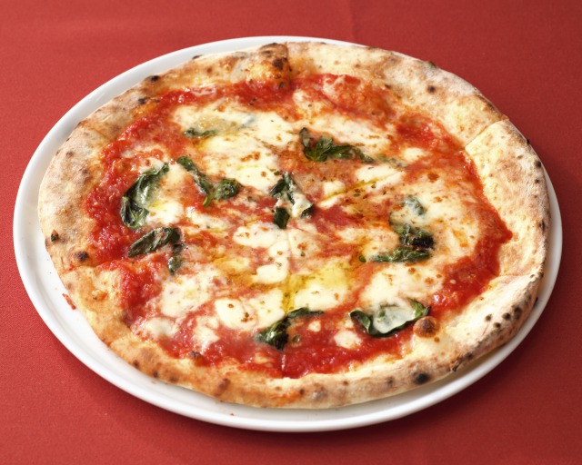 ピッツァマルゲリータ1296円