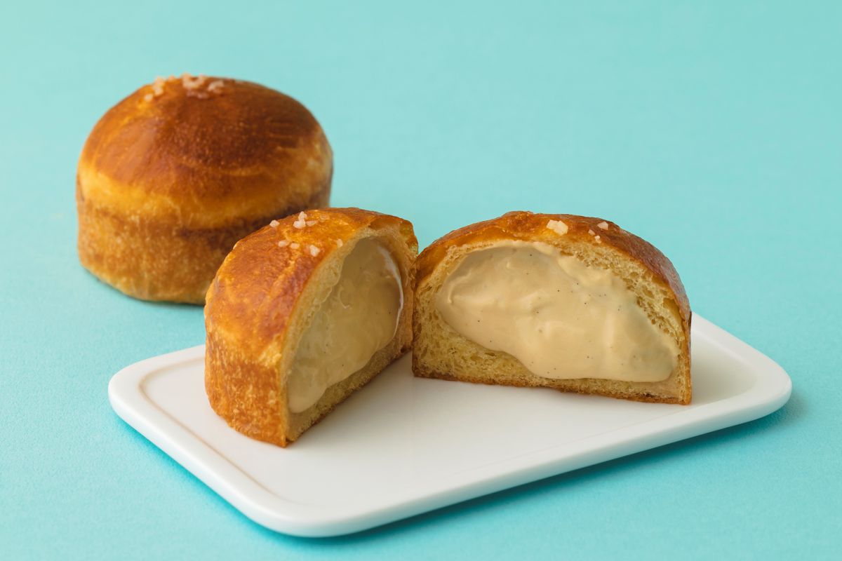 「ブラウンクリームパン」テイクアウト 432円