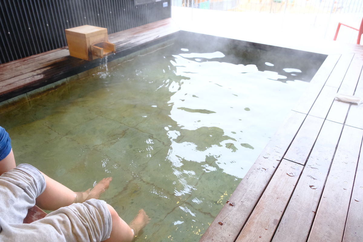 足湯は誰でも自由に利用可能