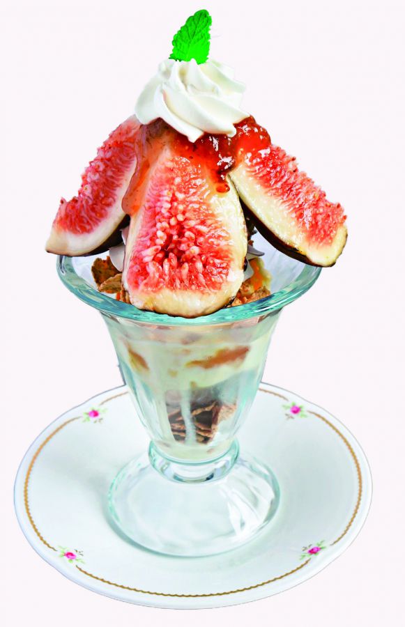 「いちじく農園の完熟いちじくパフェ」880円