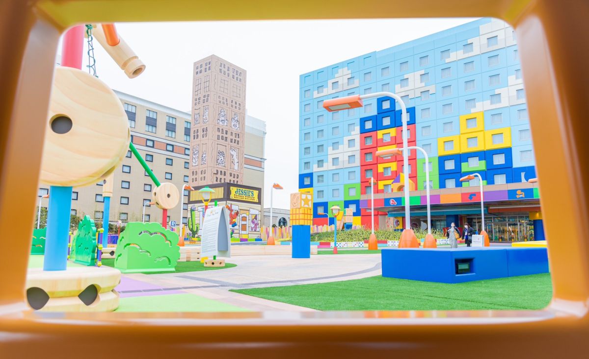 ©Disney/Pixar　MR. POTATO HEAD® and MRS. POTATO HEAD® are registered trademarks of Hasbro, Inc. Used with permission. © Hasbro, Inc. All Rights Reserved.