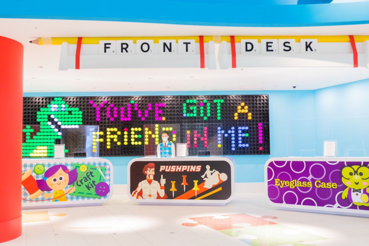 ©Disney／Pixar SCRABBLE is a registered trademark of Mattel, Inc. Trademark and game tiles used with permission. © Mattel, Inc. All Rights Reserved.