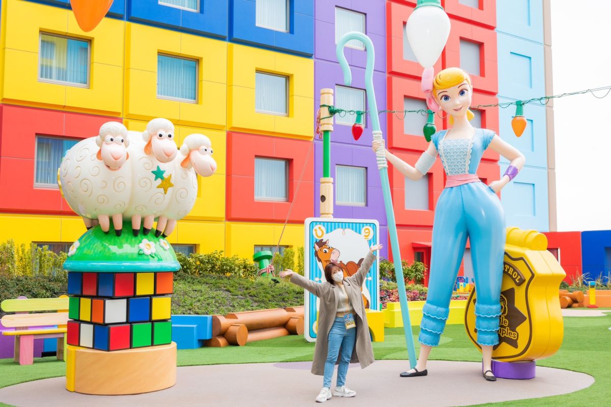 ©Disney／Pixar TINKERTOY is a trademark of Hasbro and is used with permission.© 2021 Hasbro. All Rights Reserved. Licensed by Hasbro. © 2021 and ® Rubik’s Brand Ltd. All Rights Reserved. LINCOLN LOGS is a trademark of Hasbro and is used with permission. © 2021 Hasbro. All Rights Reserved. Licensed by Hasbro.