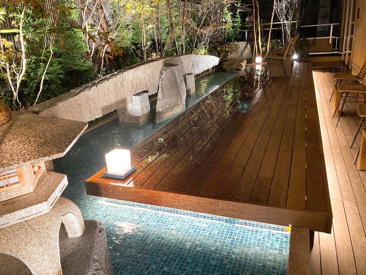 ラウンジテラス外