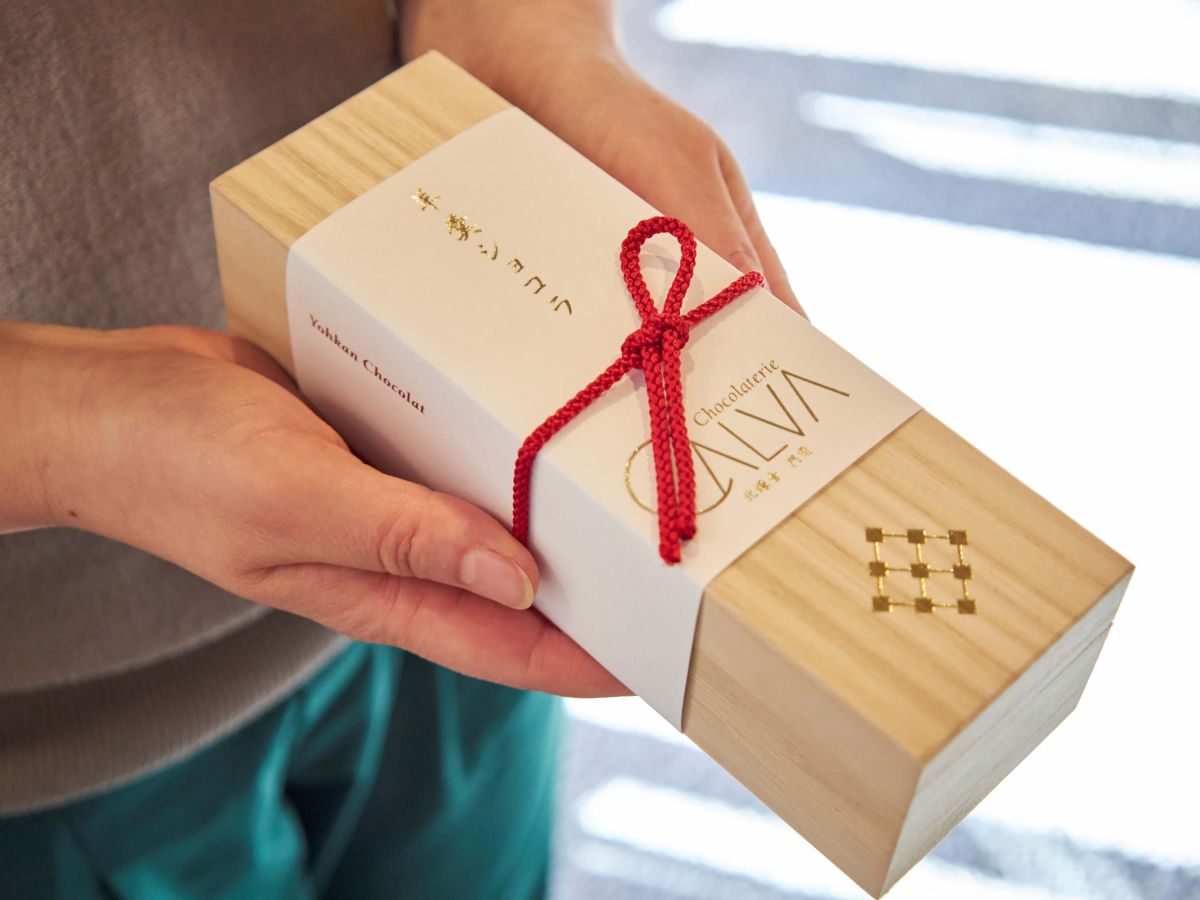 「羊羹ショコラ」木箱入り（1本） 2484円