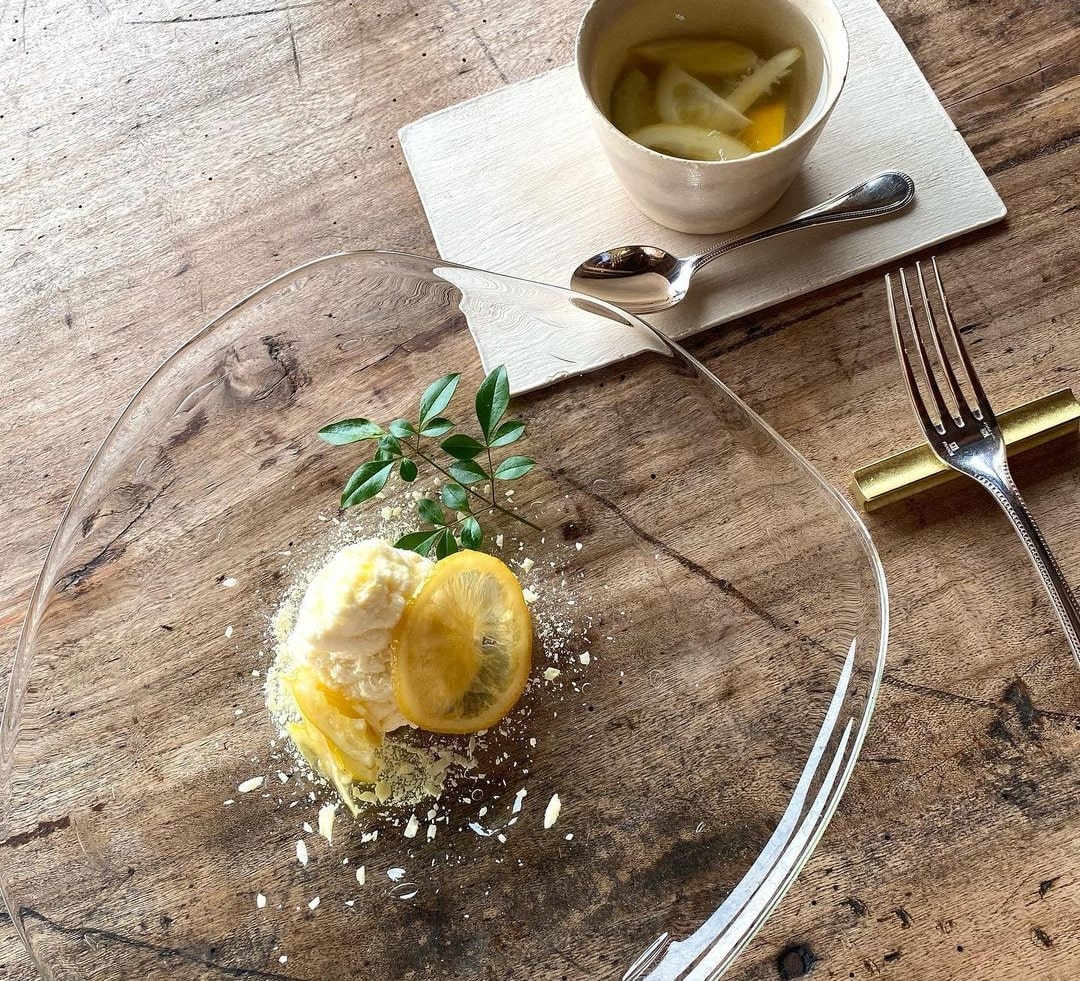 「ケーキセット（レモンレアチーズケーキ、ホットレモン）」1100円