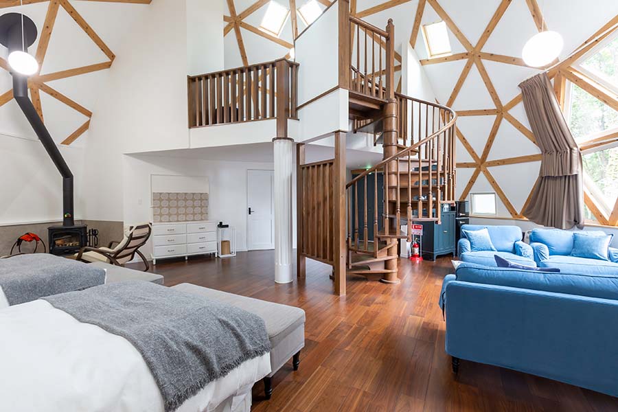 直径10mのドーム内観