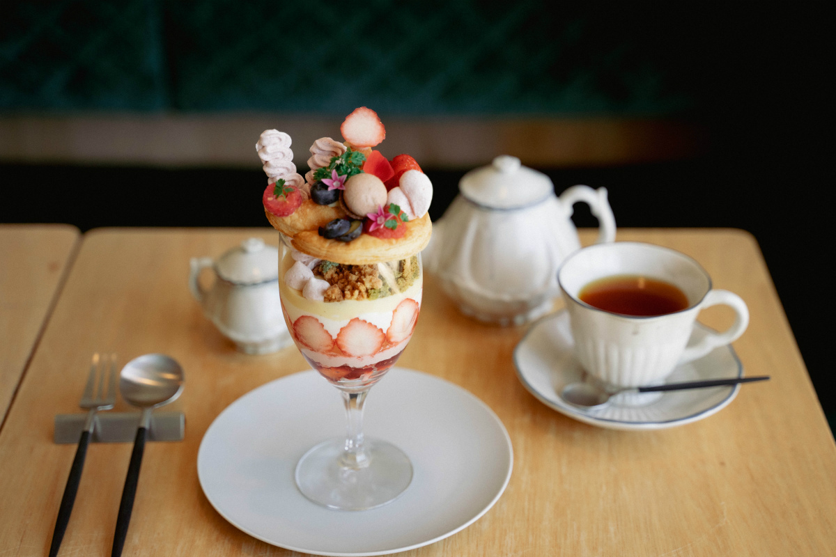 「季節のパルフェ 苺 ドリンクセット」2400円