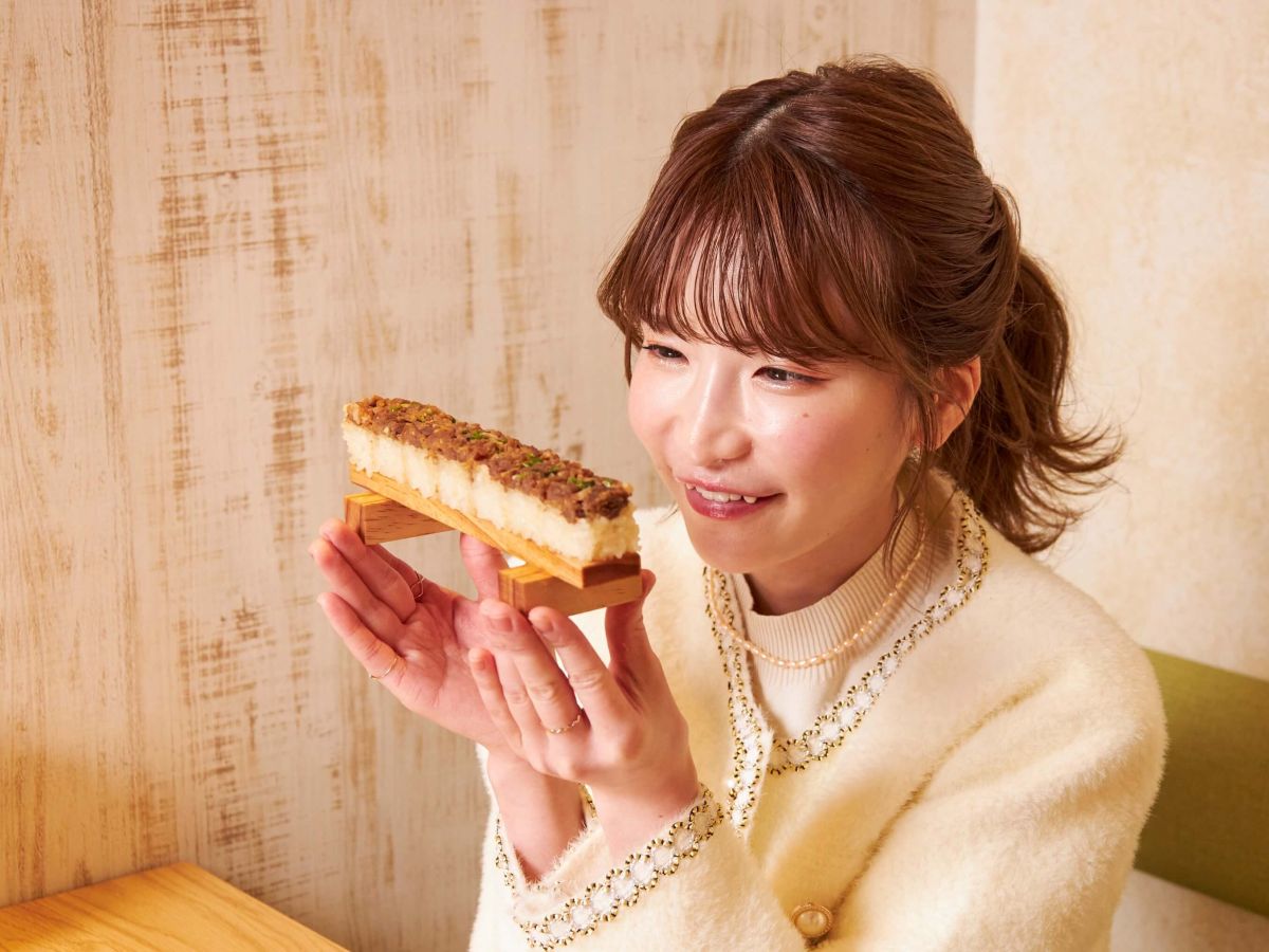 なんやこれ～！どこから食べよ～♪ 