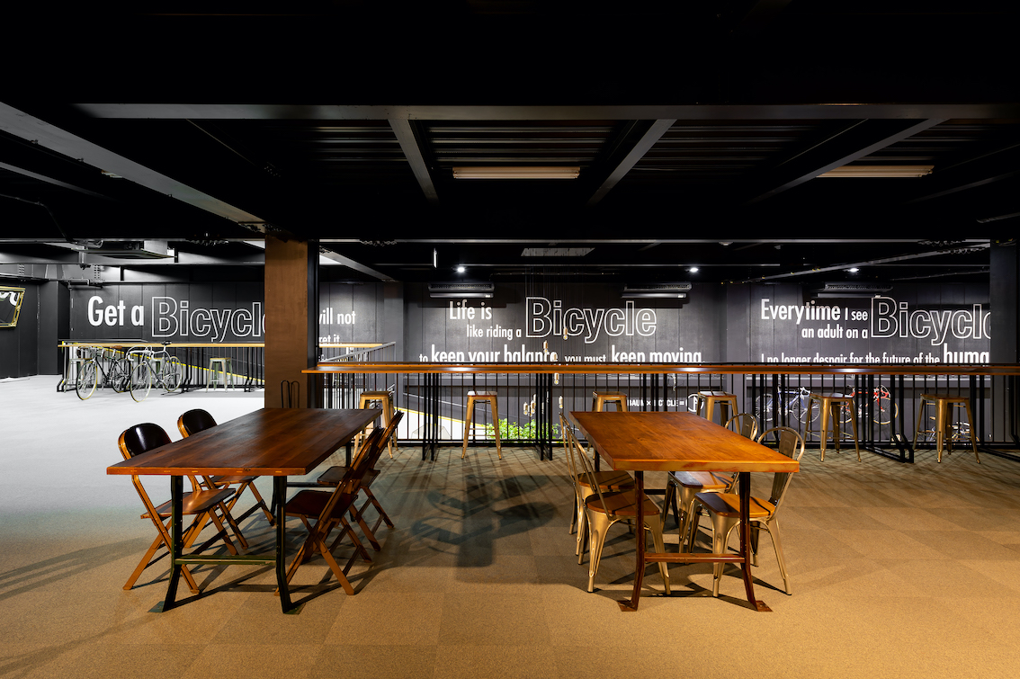 2階は土・日曜、祝日のみ開放。気兼ねなくくつろげる雰囲気