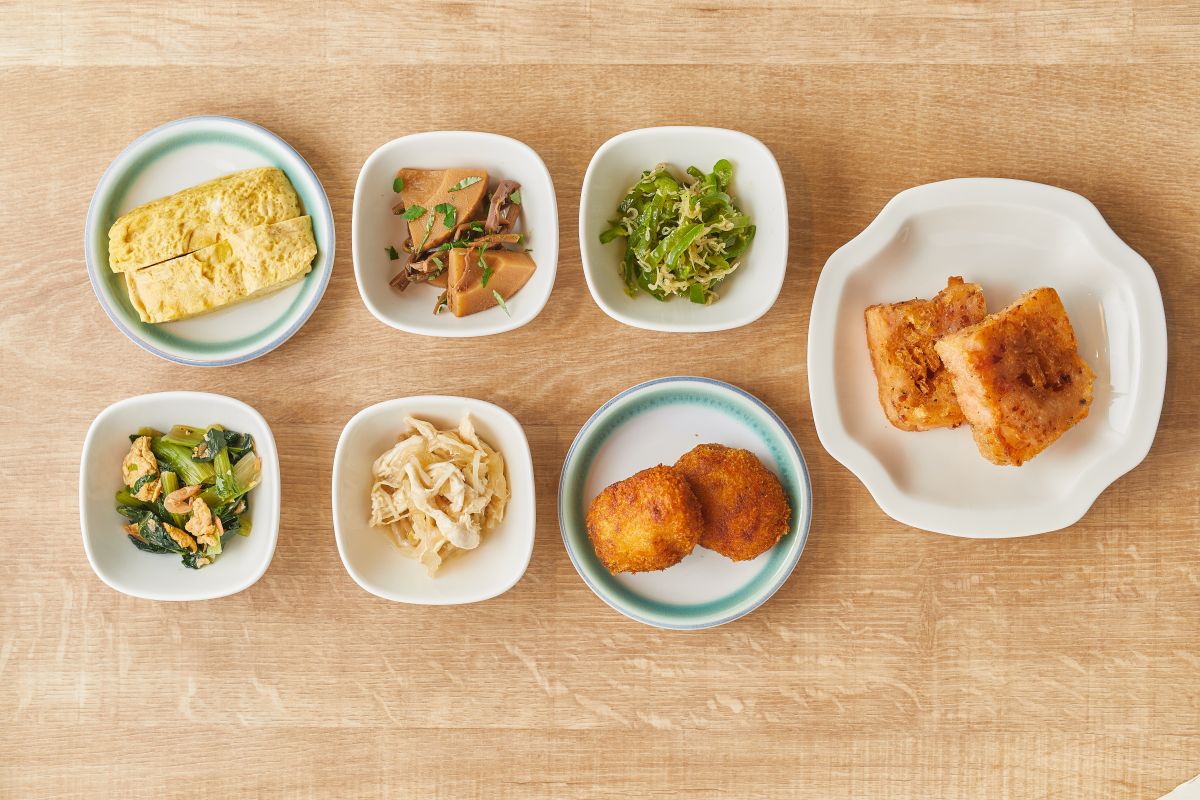 おばんざい 冷菜1皿110円、温菜1皿220円