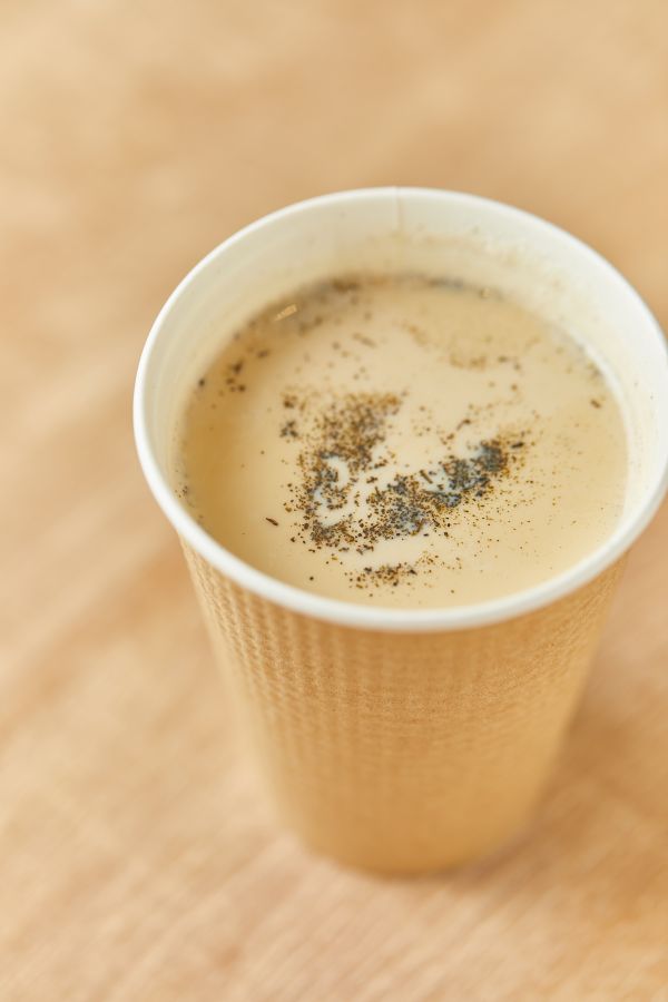 ほうじ茶ラテ 単品440円、セット330円、テイクアウト単品 432円