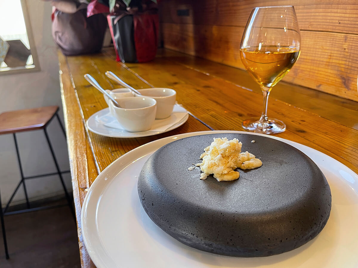 黒いホットケーキセット（コーヒーor紅茶付き）2200円