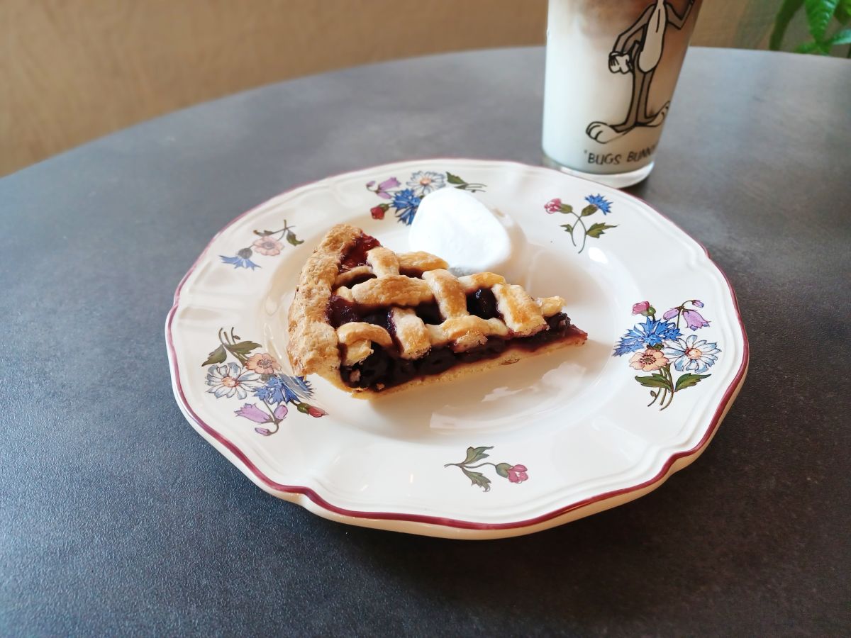 「チェリーパイ」715円 ※イートインのみ
