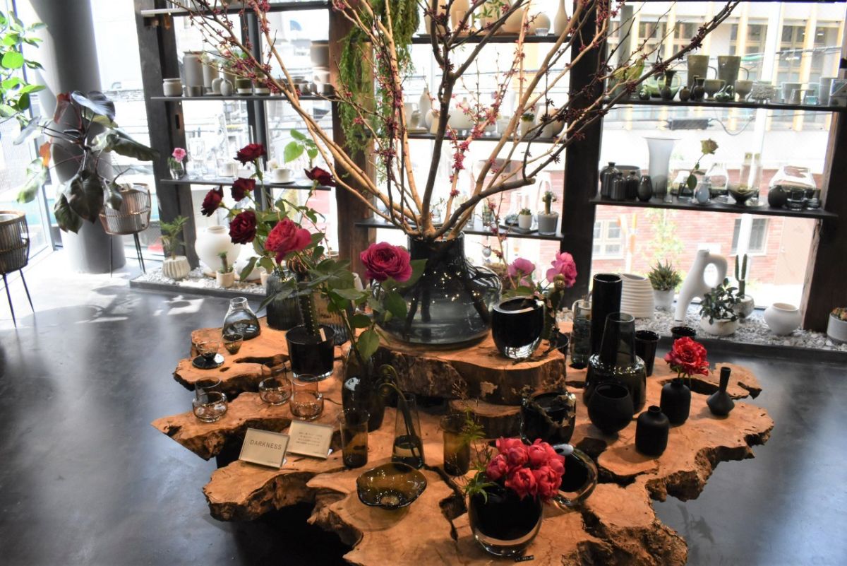 「DARKNESS」コーナー