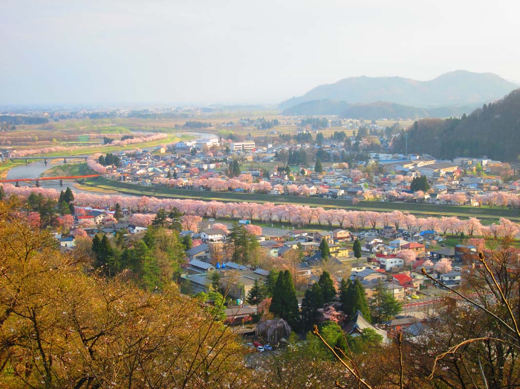 古城山から街並みを一望