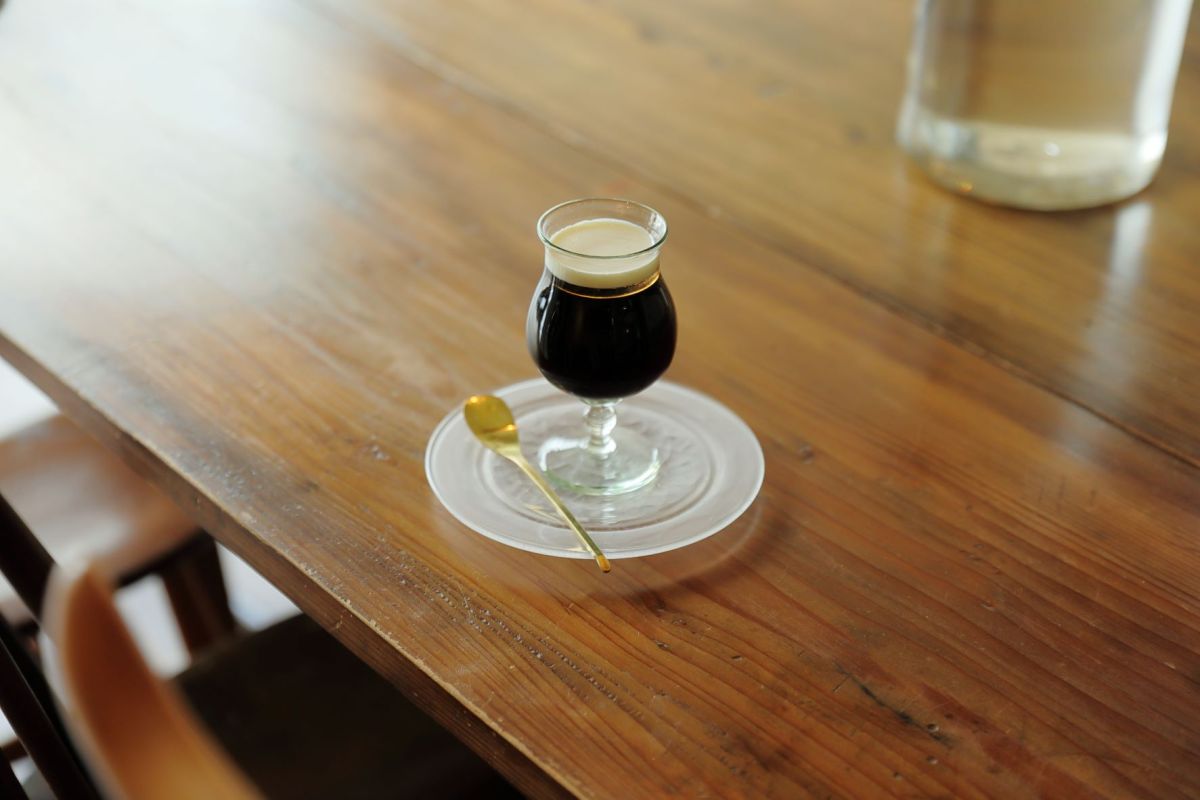 「自家製コーヒーゼリー コアントローシロップで」550円