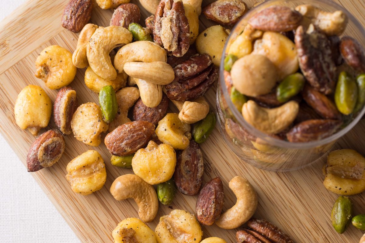 「トリュフナッツ」1600円／「咖喱ナッツ」1400円