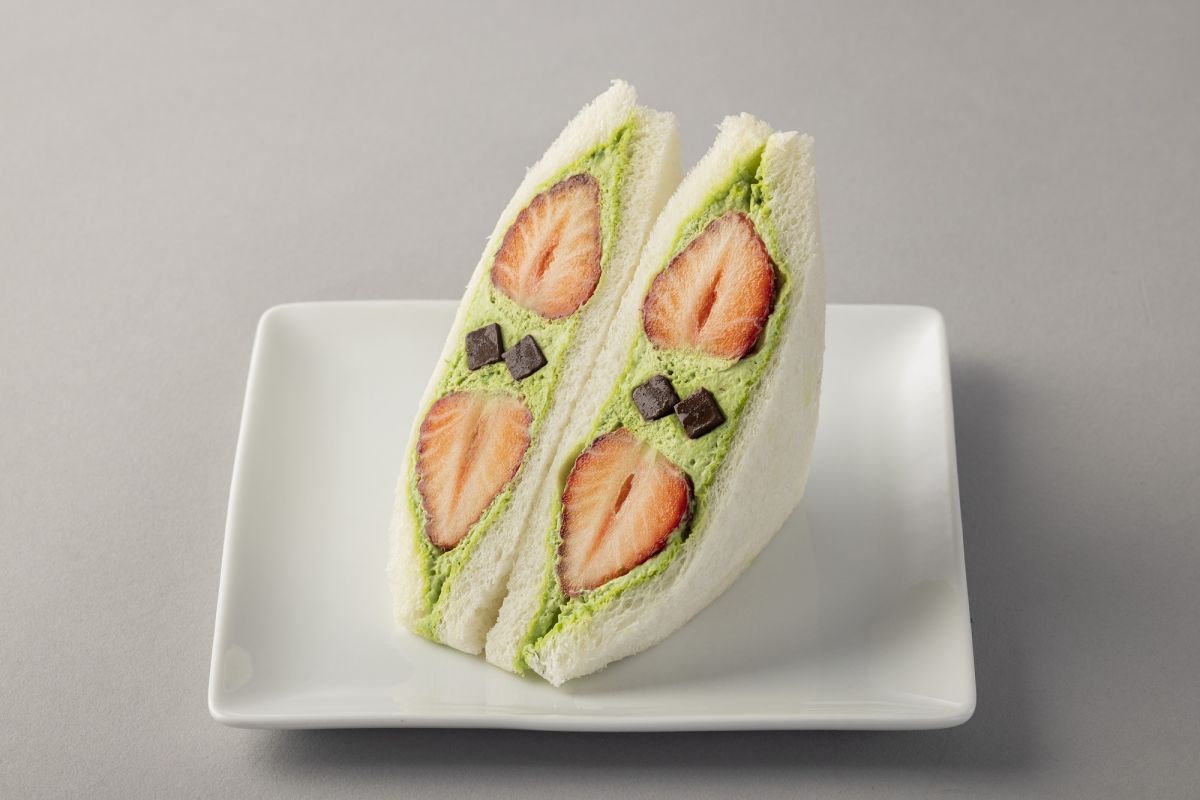 サンドイッチハウスメルヘン「ピスタチオクリーム（苺とチョコ）」1袋648円　※エキュート東京限定