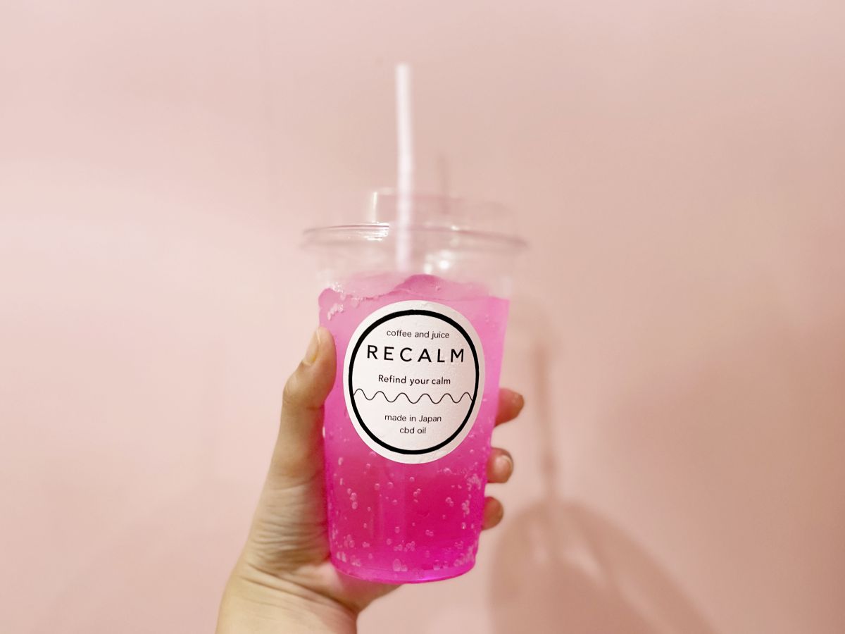 「CBDオイル入りRECALMドリンク ピンクソーダ」 750円〜