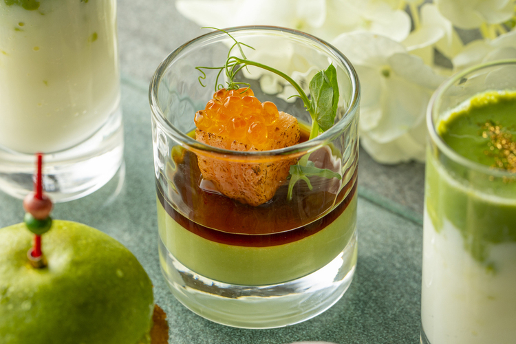 豆乳と抹茶のババロア　炙りスモークサーモン