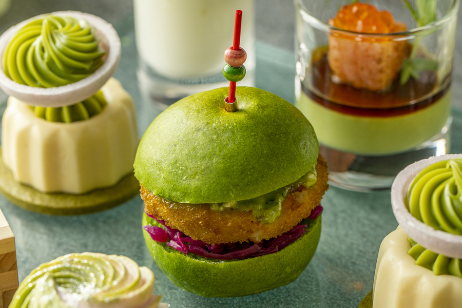 鶏肉とポテトの抹茶クリームスライダー
