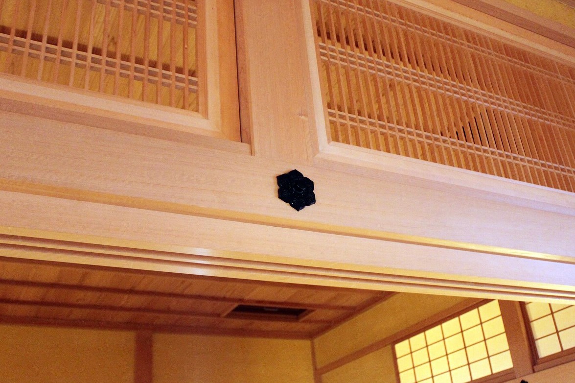 箱館奉行所大広間の釘隠し