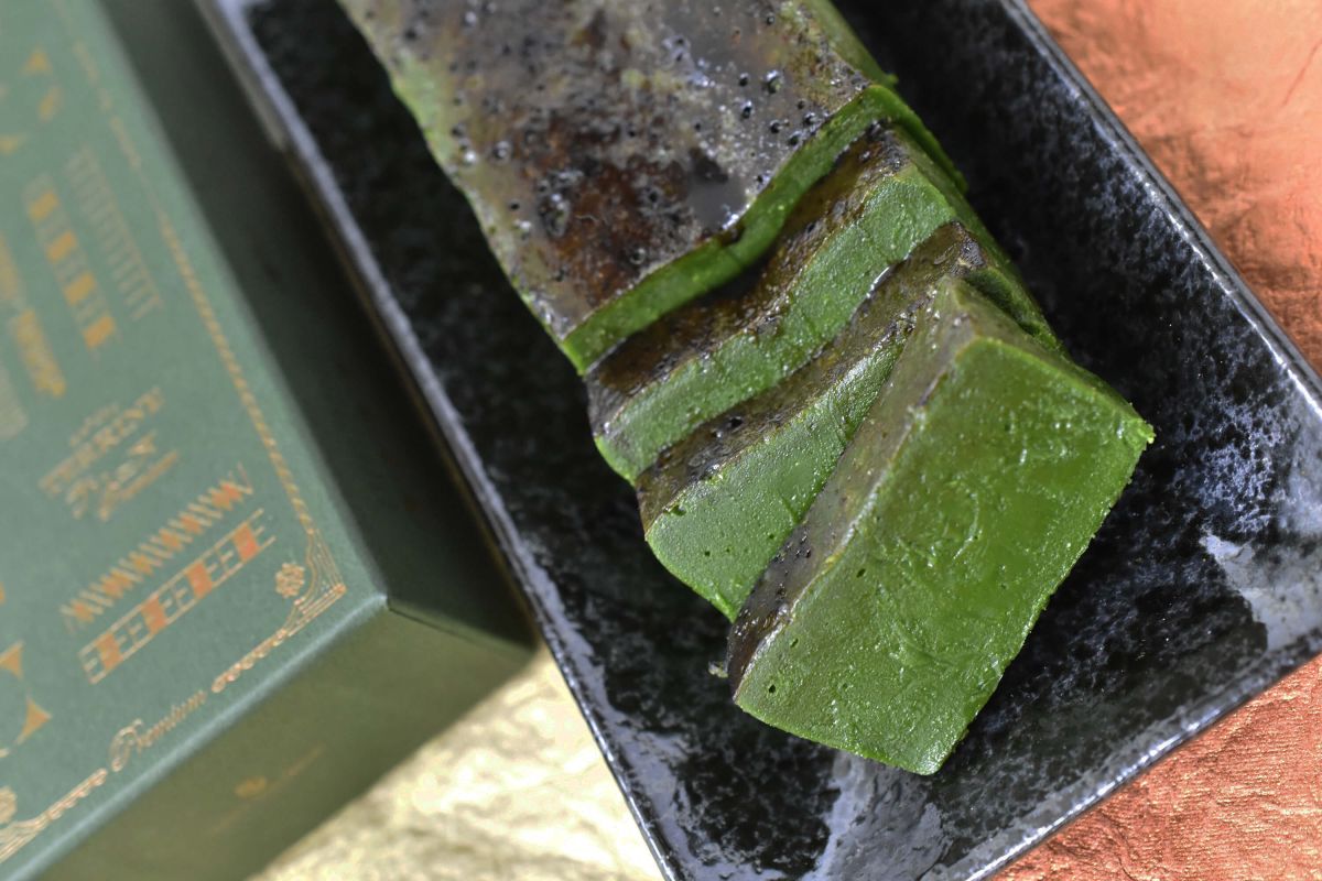 「抹茶テリーヌプレミアム」祇園本店4968円、オンライン5940円（送料込・クール便）