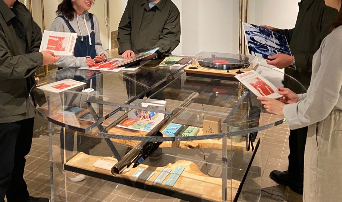 周辺のお店やおすすめスポットの情報を提供のほか、レコードやレコードプレーヤーまで