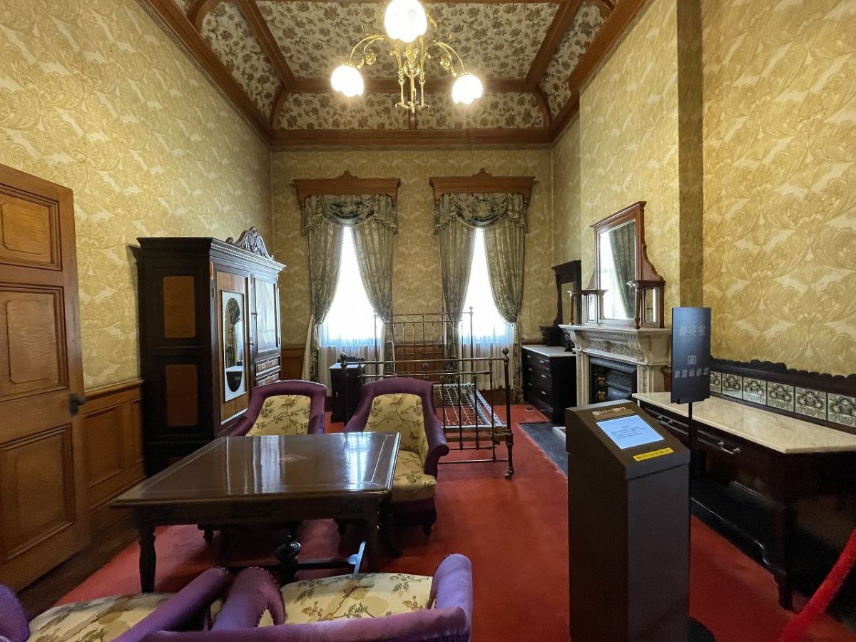 旧函館区公会堂の御寝室