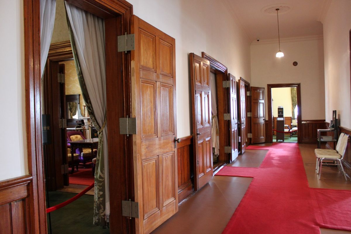 旧函館区公会堂の貴賓室前廊下