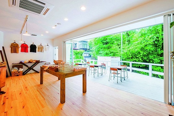 楽しい雰囲気の店内