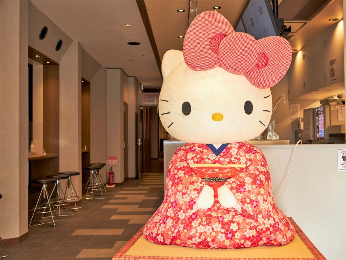 店内には、着物姿のキティちゃんも♪