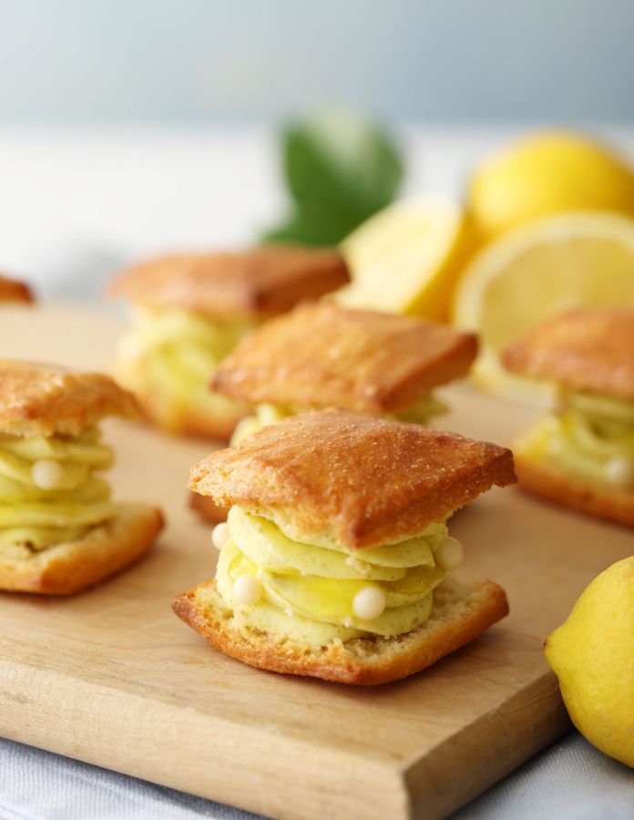 ビスケットスコーンのバターサンド 瀬戸内レモンジャム＆レモンバーベナ 1個280円