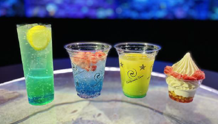 (左から)「ミントブルースパークリング(アルコール)」700円、「ブルーローズスカッシュ」500円、「ビビッドシトラス」500円、「クレミアサンデー~ローズフレーバー~」700円