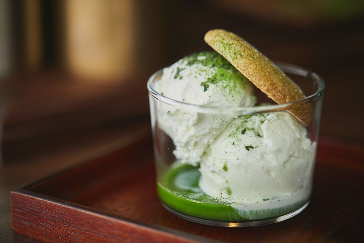 白い抹茶アイス 650円