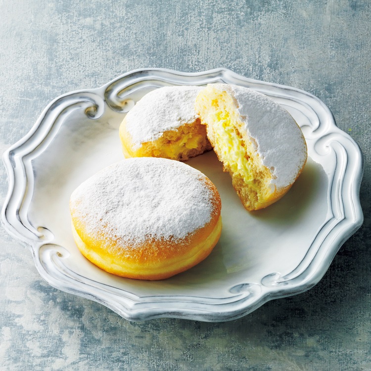 アーノルドの「ボンボローニ風ドーナツ カスタードホイップ」1個280円〈販売期間：5月3日（火・祝）～9日（月）※各日50個限定〉