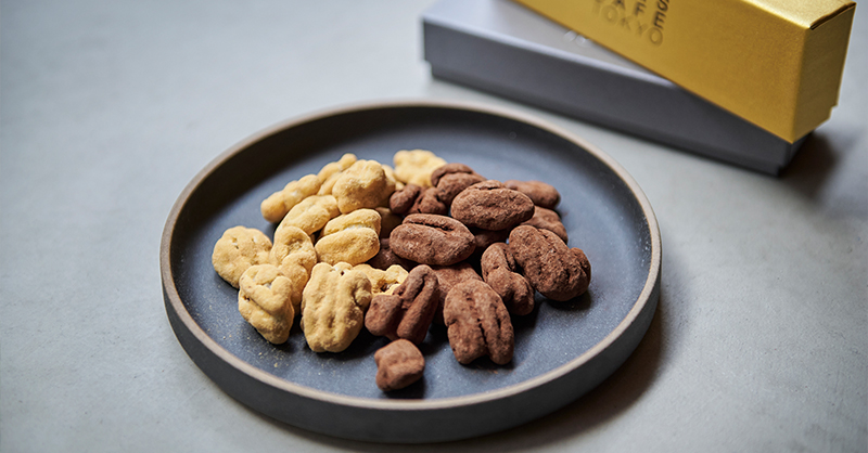 「ペカンナッツショコラ」ビター・キャラメルサレ　各1500円