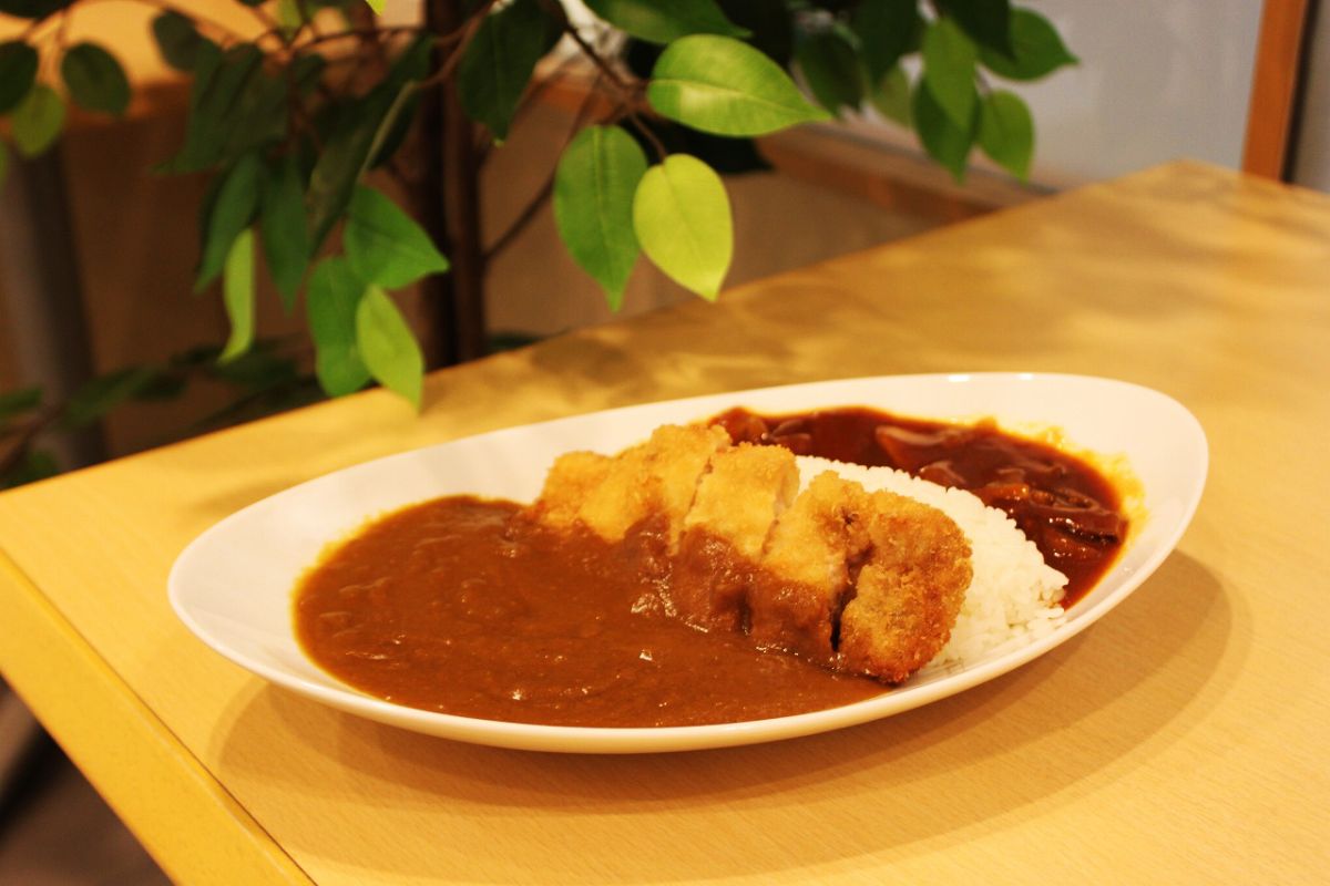 五島軒ポークカツ＆イギリス風カレーとハヤシライスのあいがけ