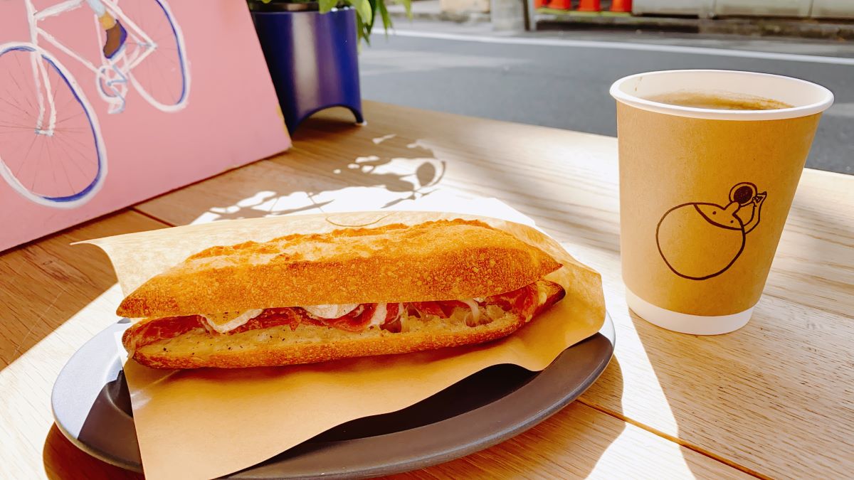 「生ハムとカマンベール」550円。