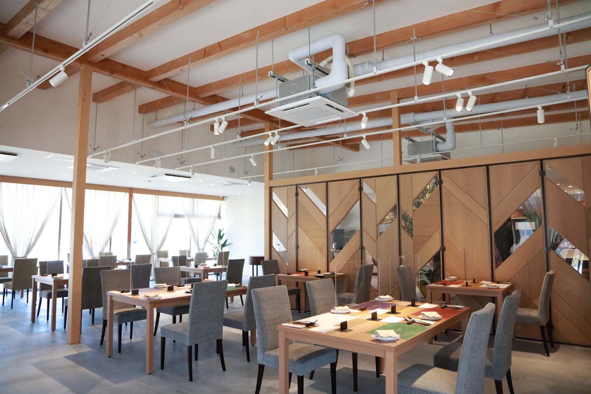 広々とした店内