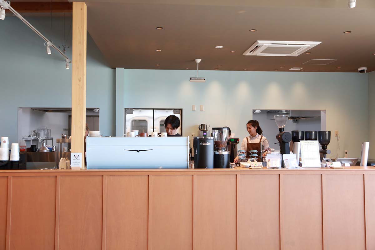 コーヒーのほかスイーツも提供